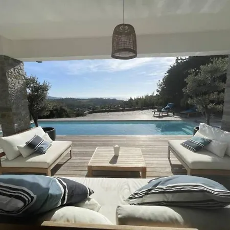 4 Etoiles Vue Piscine